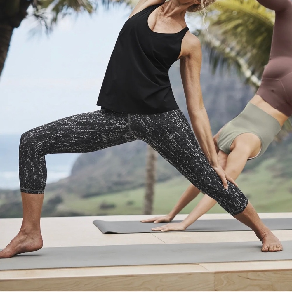Athleta Salutation II Capri Serpent Leggings